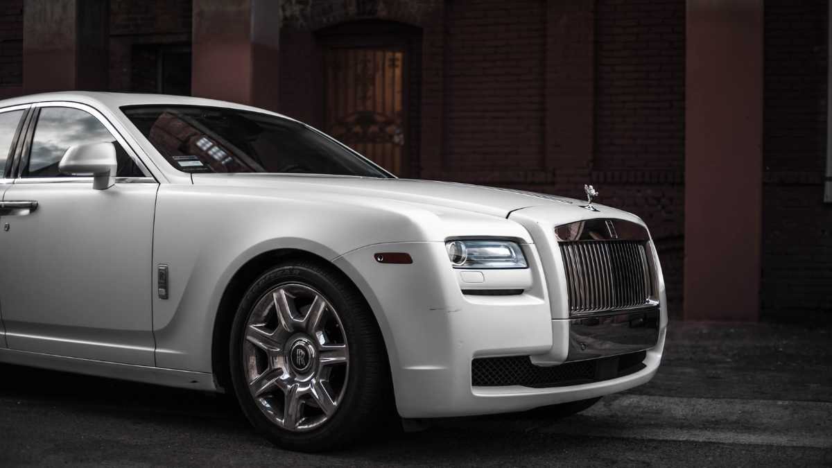 How Tough is It to Maintain a Luxury Car Like Rolls Royce?